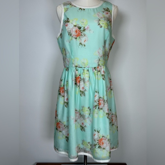 PIPERLIME COLLECTION Mint Green Floral Dress Size Medium - Picture 1 of 11
